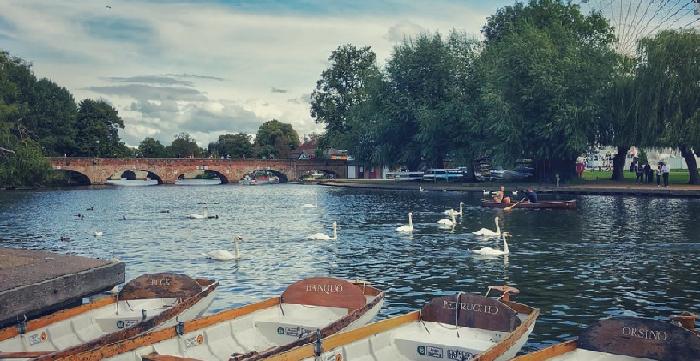 돛단배타고 여유롭게 하루를~