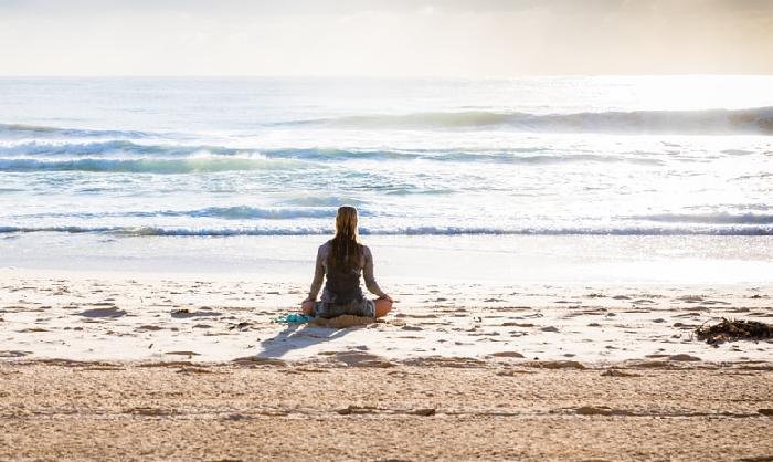 요가를 통해 마음의 평정을 찾아봅시다