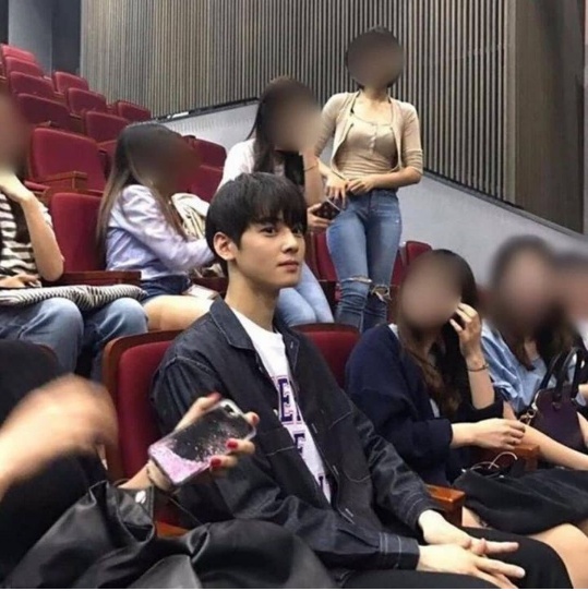 [유머] 차은우 아닌척 수업 듣는 차은우 -  와이드섬