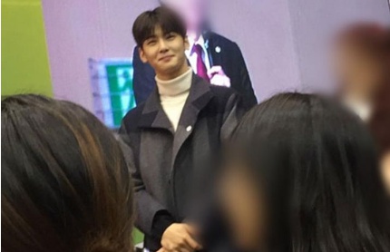 [유머] 차은우 아닌척 수업 듣는 차은우 -  와이드섬