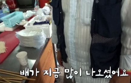 [유머] 하루에 어묵 80개 먹는 아저씨 -  와이드섬