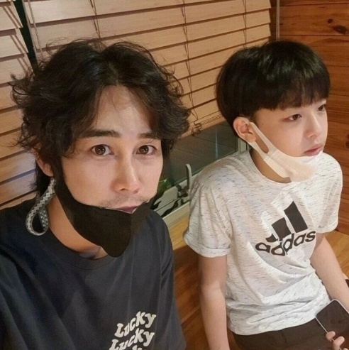 [유머] 중학생이라는 정태우 아들 얼굴 -  와이드섬