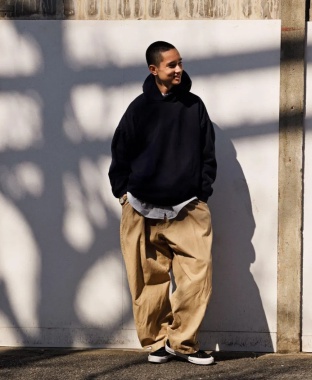 [유머] 한국 남자들 사이에서 유행하는 룩 -  와이드섬