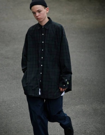 [유머] 한국 남자들 사이에서 유행하는 룩 -  와이드섬