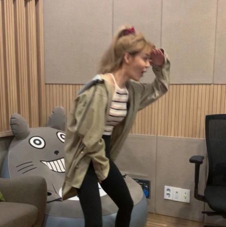 [유머] AOA 탈퇴후 더 마른 것 같은 지민 근황 -  와이드섬