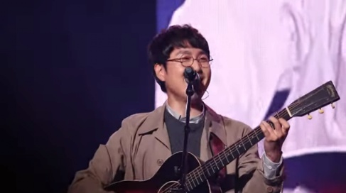 [유머] 아이유니까 가능한 콘서트 게스트 라인업 -  와이드섬