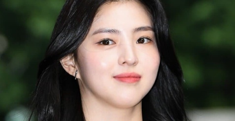 [유머] 한소희 실물보면 사람들이 놀라는 이유 -  와이드섬