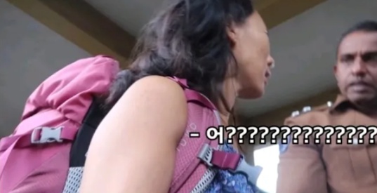 [유머] 여행지에서 호객행위 안 당하는 간단한 방법 -  와이드섬