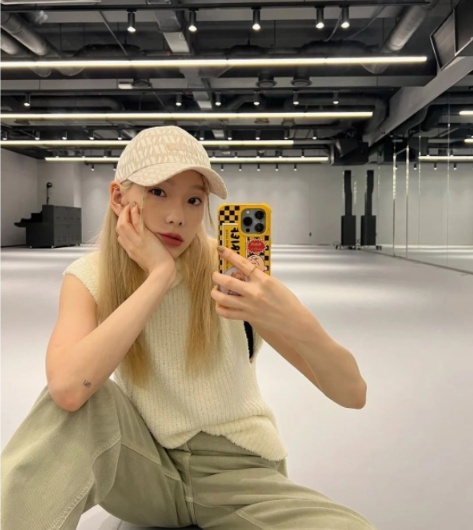 [유머] 태연 인스타 사진으로 보는 아이폰 갤럭시 색감 차이 -  와이드섬