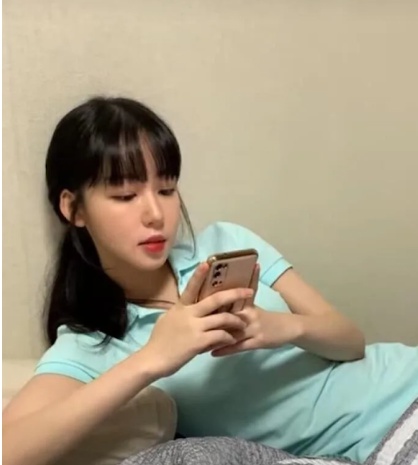 [유머] 좋아하는 사람한테 카톡 보내도 답장이 안 오는 이유 -  와이드섬