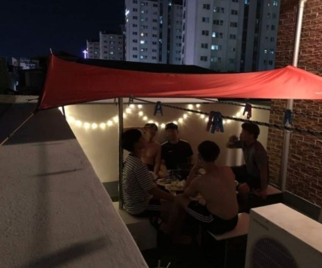 [유머] 옥탑방 레전드 셀프 인테리어 -  와이드섬