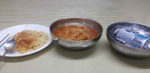 [유머] 원양어선에서 끼니를 해결하는 방법 -  와이드섬