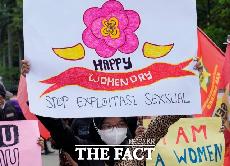   인도네시아, 혼외 성관계 처벌 법안 추진…외국인도 적용