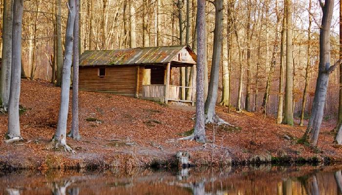 개울가에 오두막~