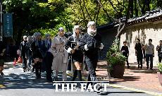  [TF포토] '서울 도심에서 펼쳐지는 가을 런웨이'
